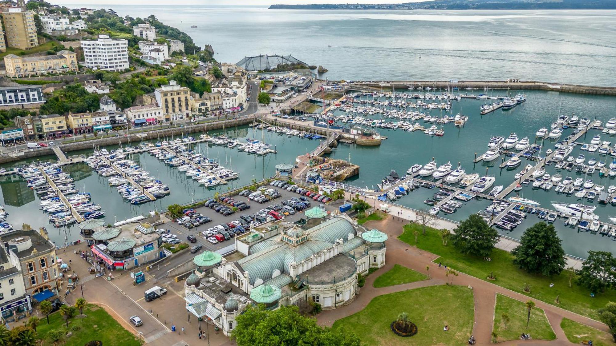 Harbour Breeze - On Torquay's Iconic Marina With Hot Tub