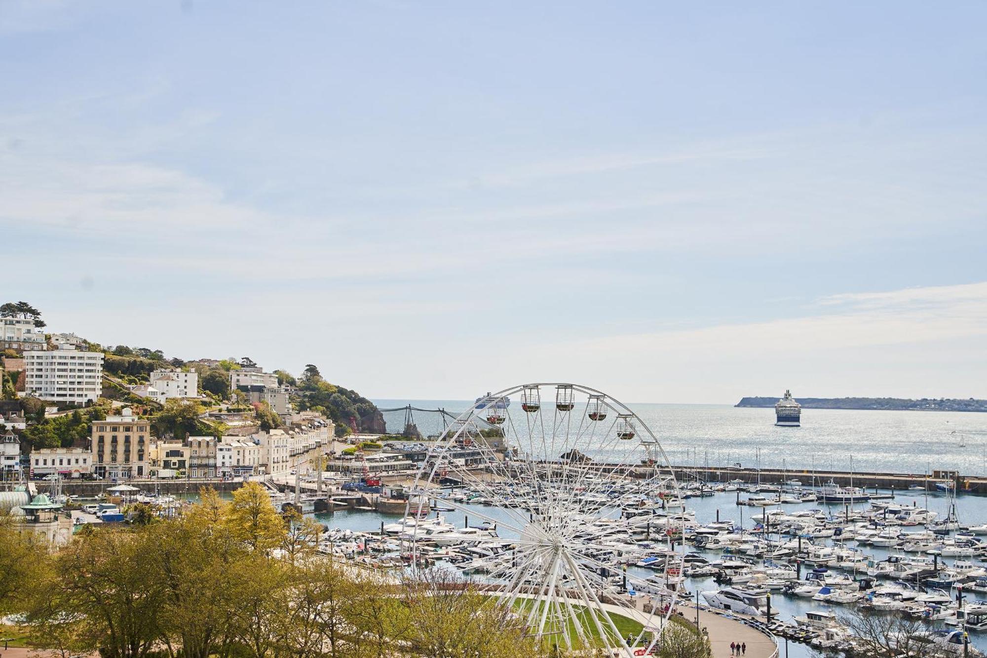 Apartment Harbour Breeze - On Torquay's Iconic Marina With Hot Tub